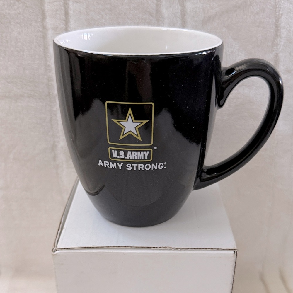 U.S. Army “Army Strong” Black Coffee Mug with Gold Star Emblem
